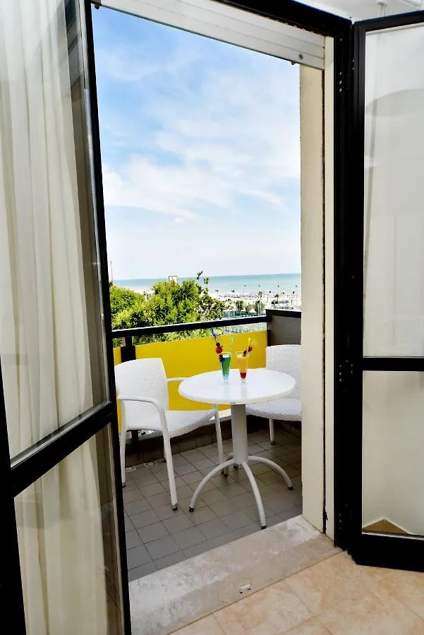Hotel Mimosa ريتشوني